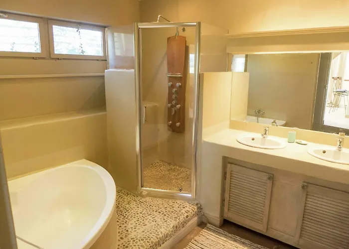 In With Private Pool * Loupia