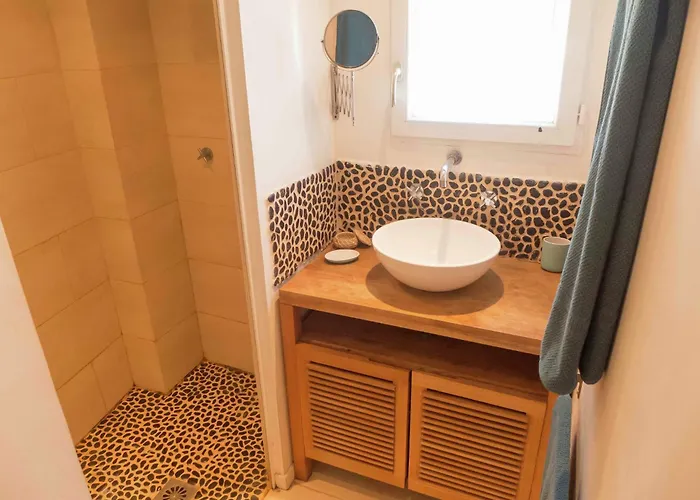 In With Private Pool بيت للعطل